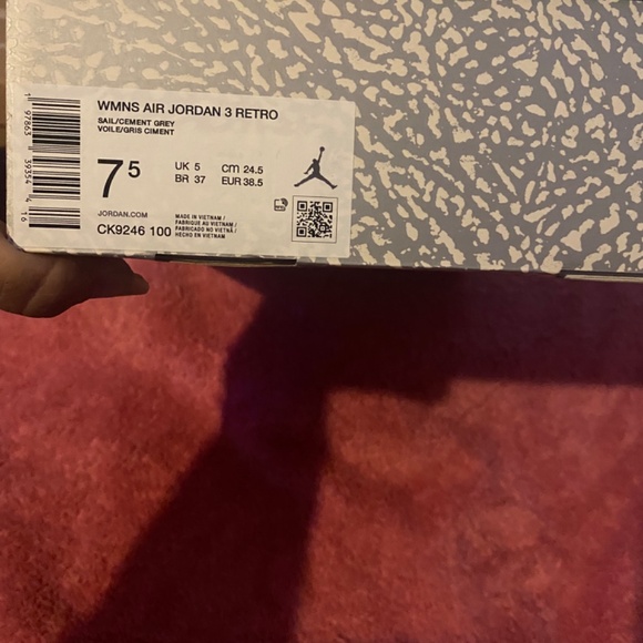 Air Jordan Retro 3 - Picture 8 of 10